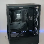 Bo mạch chủ MSI MAG Forge 112R được lắp đặt, thể hiện phần cứng máy tính khiêm tốn cho NAS DIY