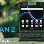 Điện thoại Unihertz Titan 2 với bàn phím QWERTY và màn hình vuông