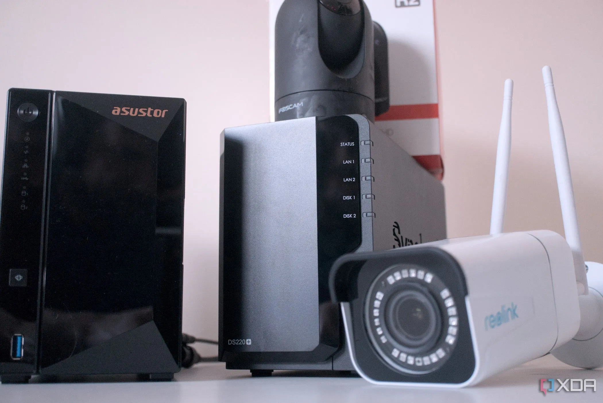 Hệ thống camera giám sát kết nối với thiết bị NAS, yêu cầu ổ cứng có độ bền ghi cao