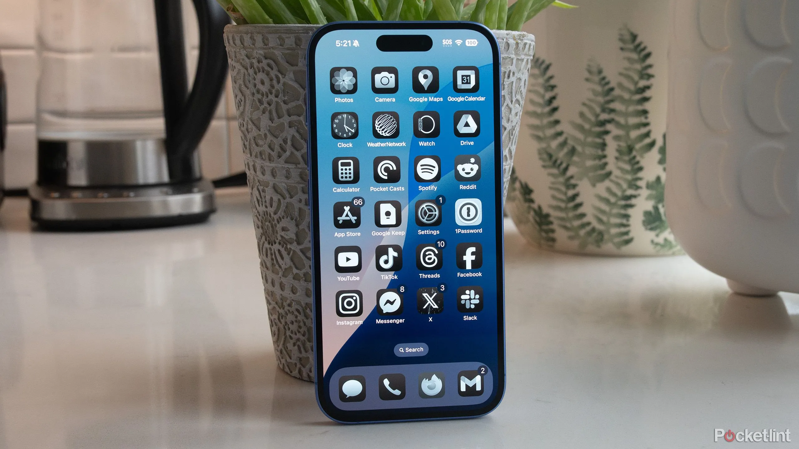 Hình ảnh concept iPhone 16 Pro, minh họa cho kỳ vọng tại sự kiện WWDC 2025 của Apple