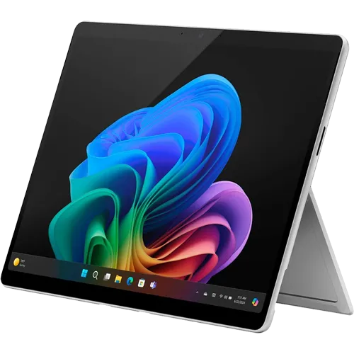 Máy tính bảng Microsoft Surface Pro 11 với bàn phím Type Cover gắn ngoài màu đen.