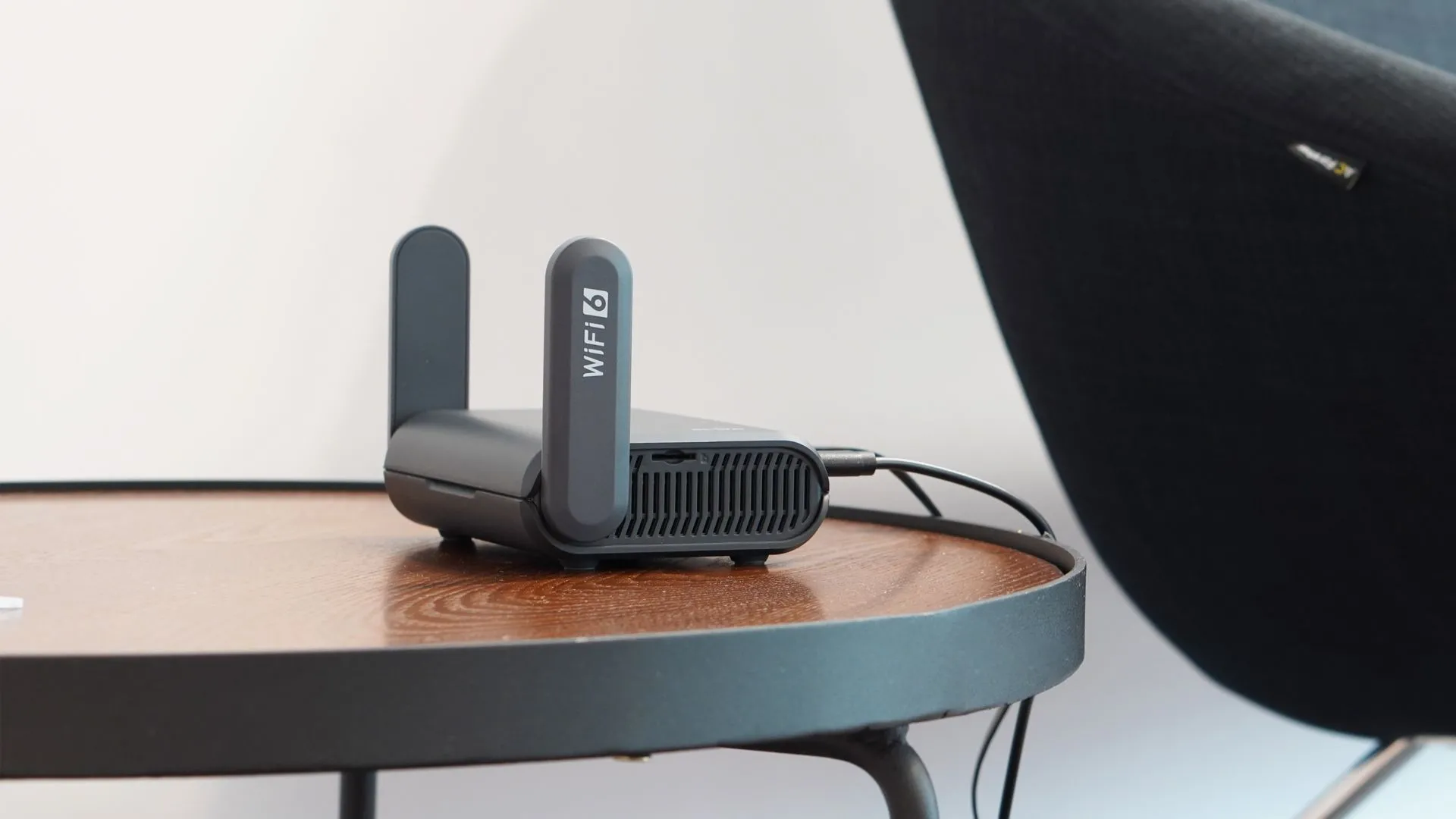 Router GL.iNet Slat AX1800 chạy OpenWrt