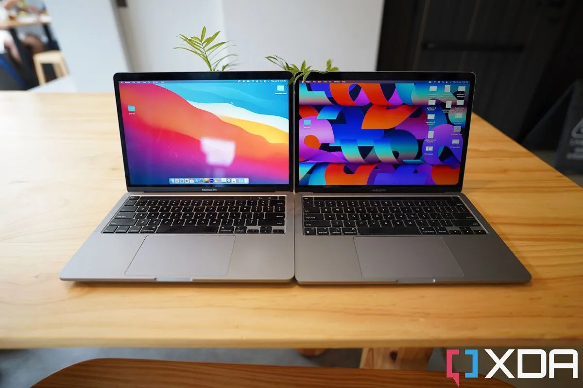 So sánh MacBook Pro 13 inch 2020 dùng chip Intel và MacBook Pro M2 2022