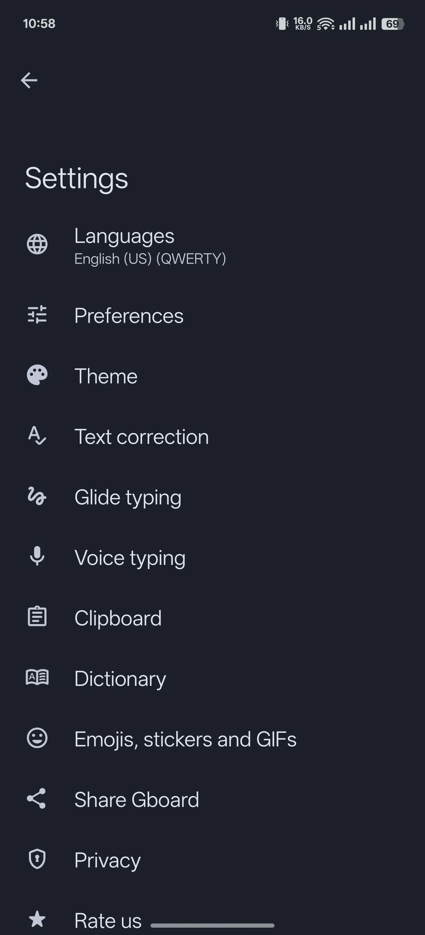 Màn hình cài đặt Gboard, hiển thị tùy chọn &quot;Bảng tạm&quot; và tính năng &quot;Lưu ảnh chụp màn hình gần đây vào bảng tạm&quot; giúp người dùng chia sẻ ảnh nhanh chóng.