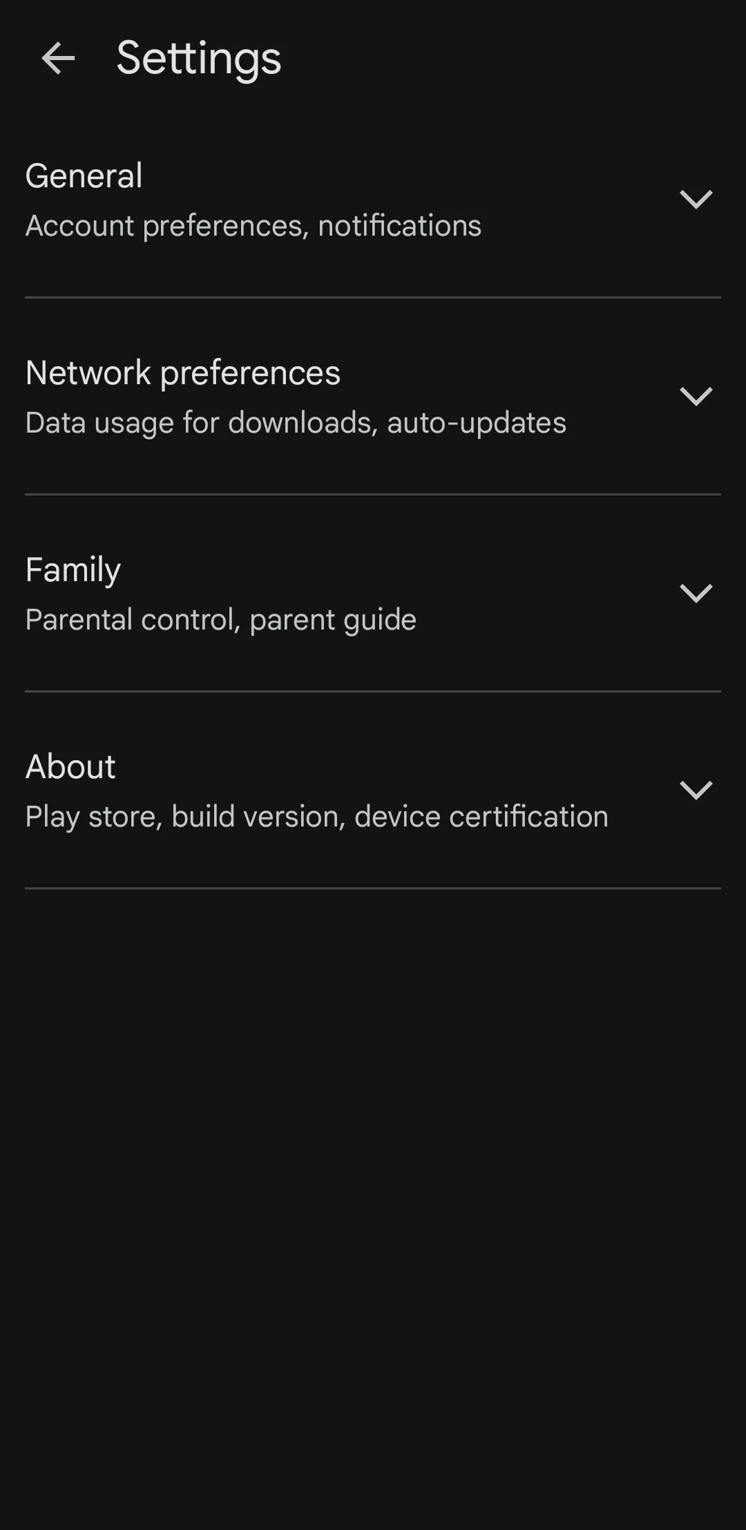Menu cài đặt Google Play Store với tùy chọn tự động lưu trữ ứng dụng trên điện thoại Samsung