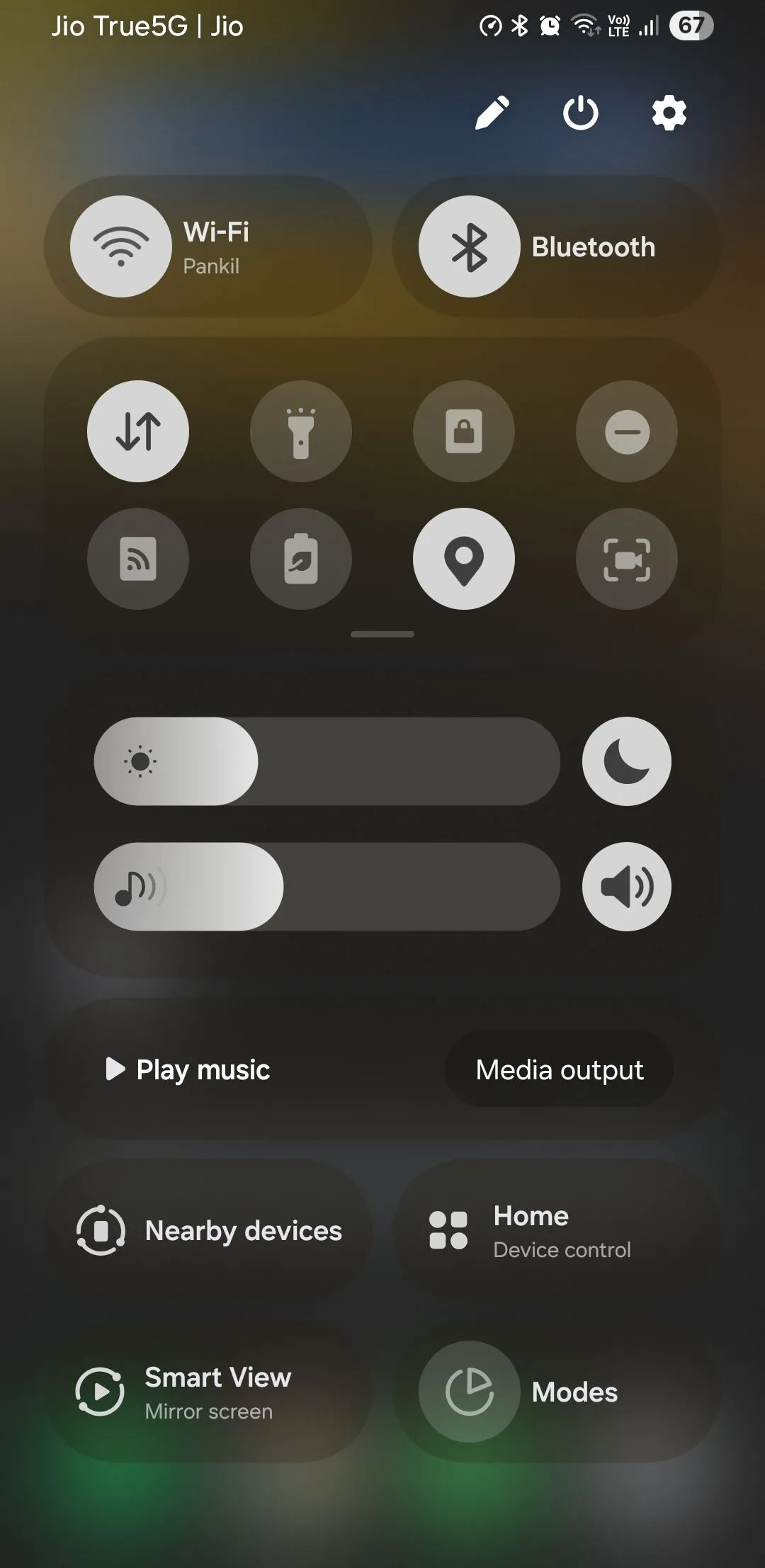 Bảng cài đặt nhanh trên điện thoại Samsung Galaxy, với biểu tượng chỉnh sửa (pencil icon)