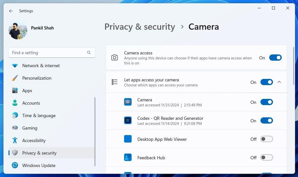 Cài đặt quyền truy cập camera cho ứng dụng trong Windows 11, cho phép người dùng kiểm soát và thu hồi quyền truy cập webcam.