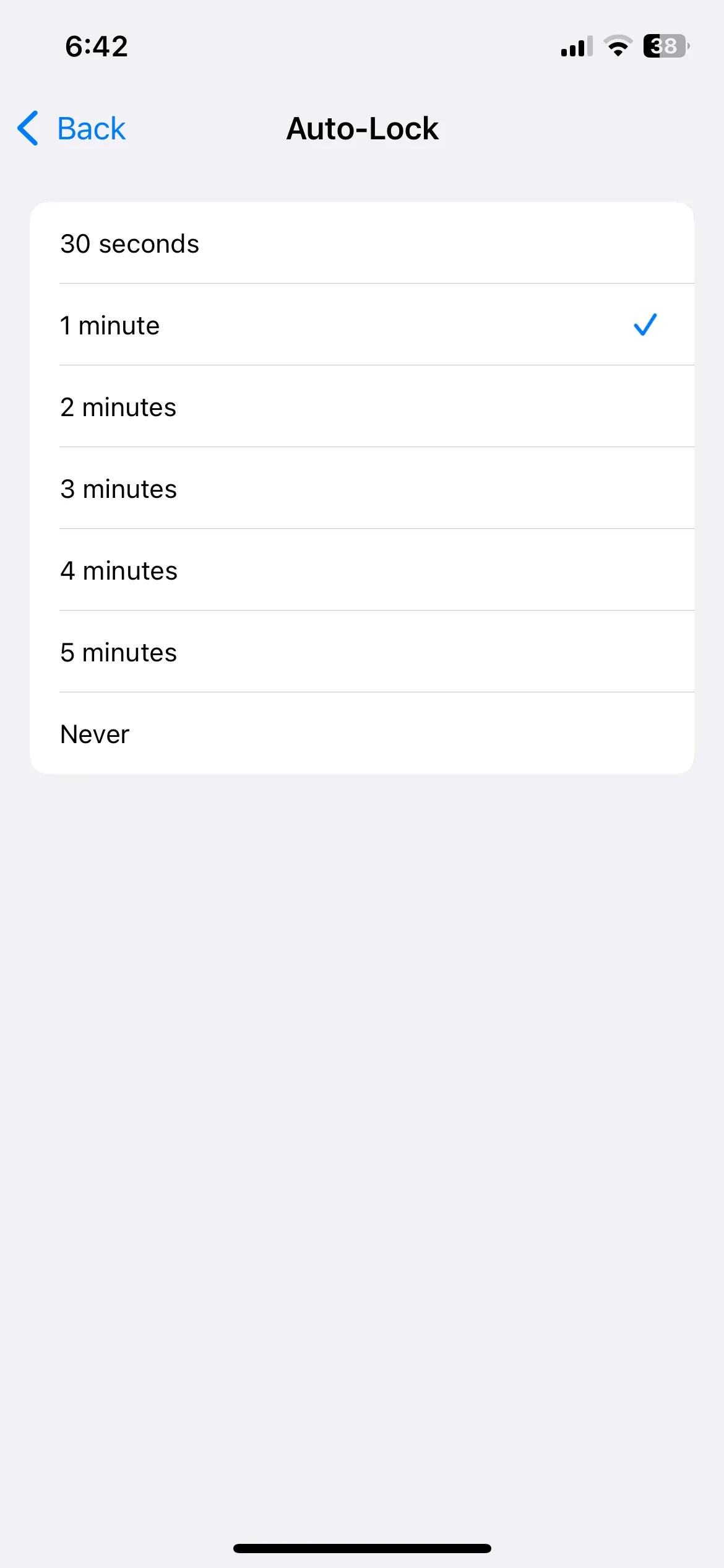 Cài đặt tự động khóa màn hình iPhone, cho phép người dùng tùy chỉnh thời gian khóa để tối ưu trải nghiệm.
