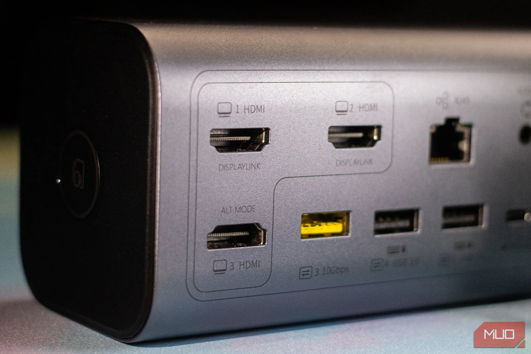 Cận cảnh các cổng HDMI trên Docking Station Baseus Spacemate 11-in-1, cho phép kết nối màn hình ngoài