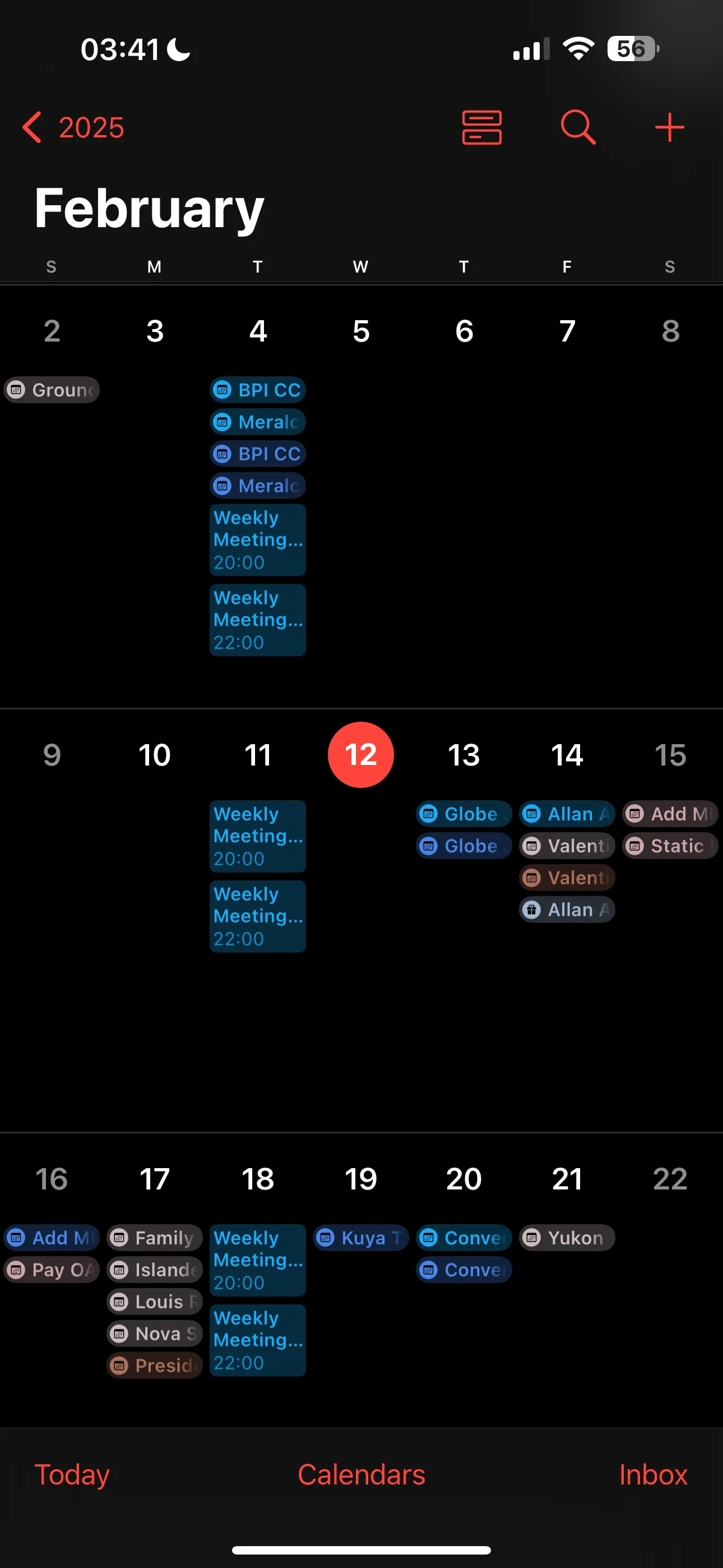 Chế độ xem tháng Apple Calendar hiển thị ba tuần