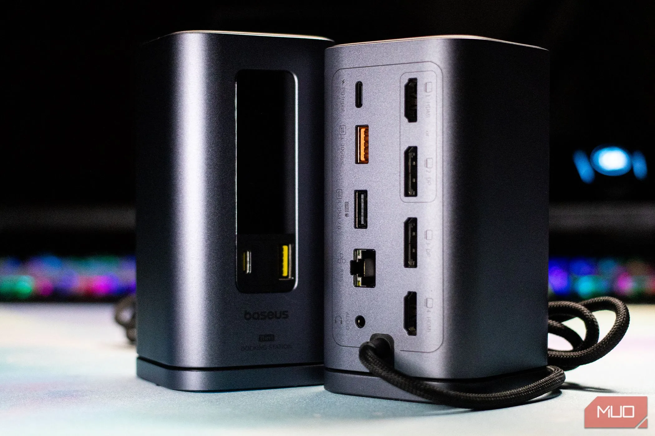 Cổng kết nối mặt sau của phiên bản Docking Station Baseus Spacemate 11-in-1 dành cho Windows, với cổng DisplayPort và HDMI
