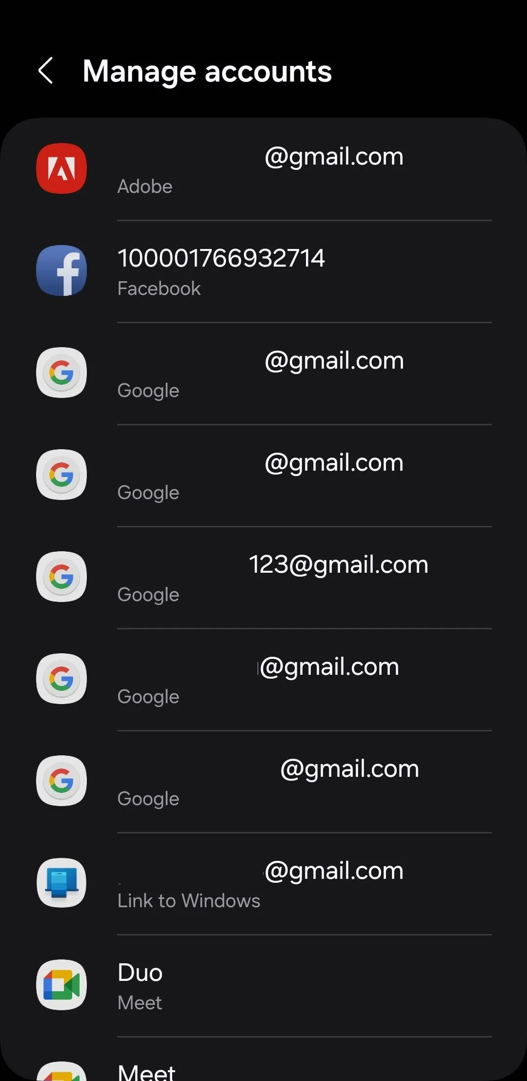 Danh sách các tài khoản đã đăng nhập trên điện thoại Android, nơi người dùng có thể quản lý tùy chọn đồng bộ