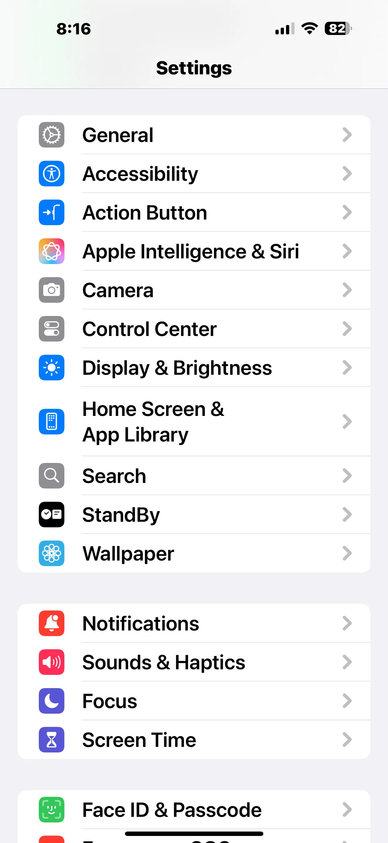 Điều hướng đến ứng dụng Cài đặt và chọn mục Nút Tác vụ trên iPhone