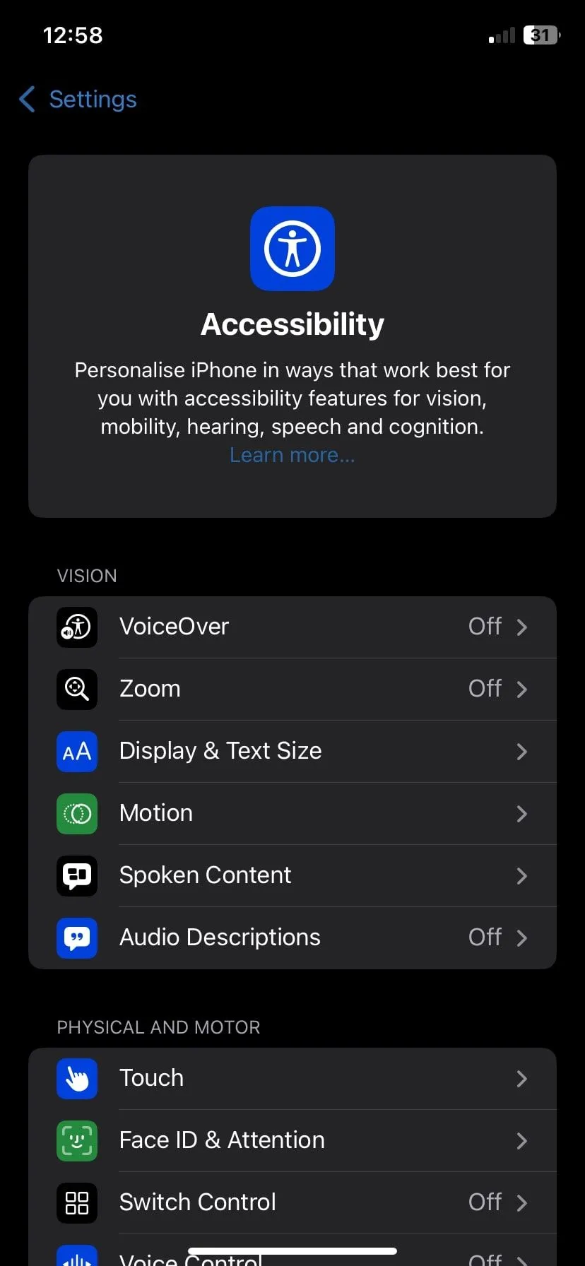 Giao diện cài đặt Trợ năng (Accessibility) trên iOS, hiển thị tùy chọn Cảm ứng để truy cập cài đặt Back Tap.