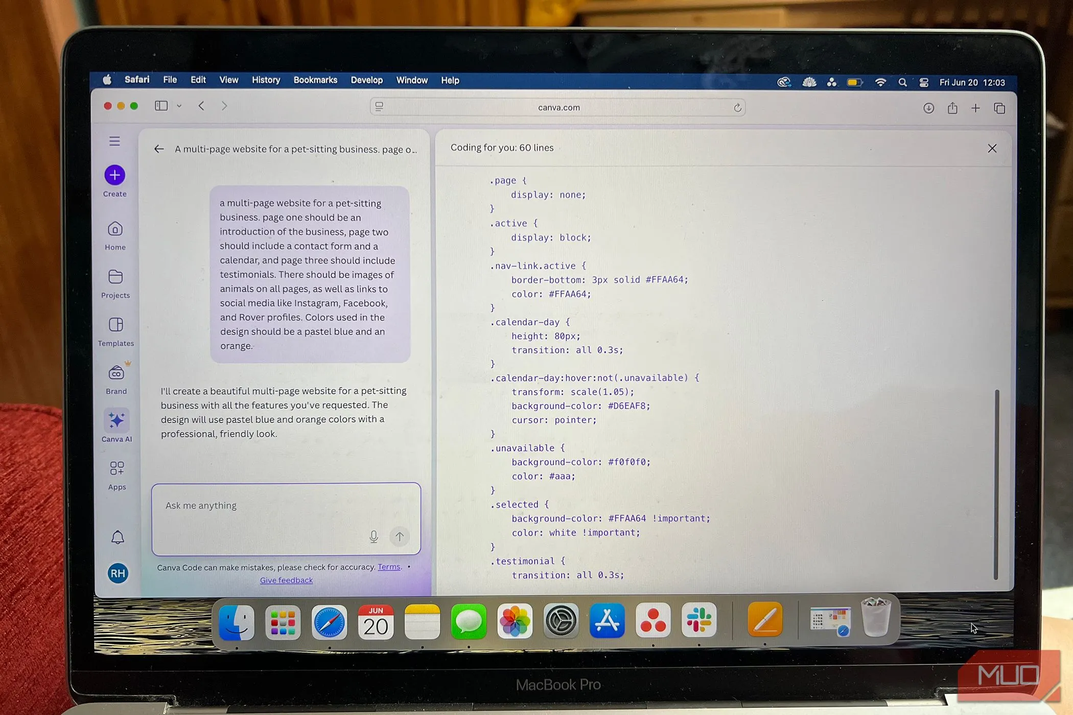 Giao diện Canva Codes hiển thị quá trình tạo website tự động từ mã nguồn theo mô tả AI.