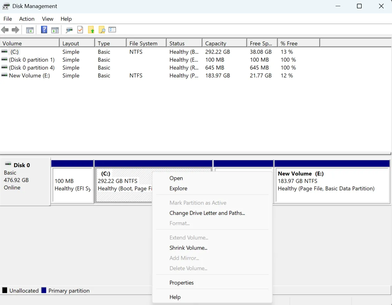 Giao diện công cụ Quản lý Đĩa trên Windows 11 hiển thị các tùy chọn phân vùng ổ cứng.