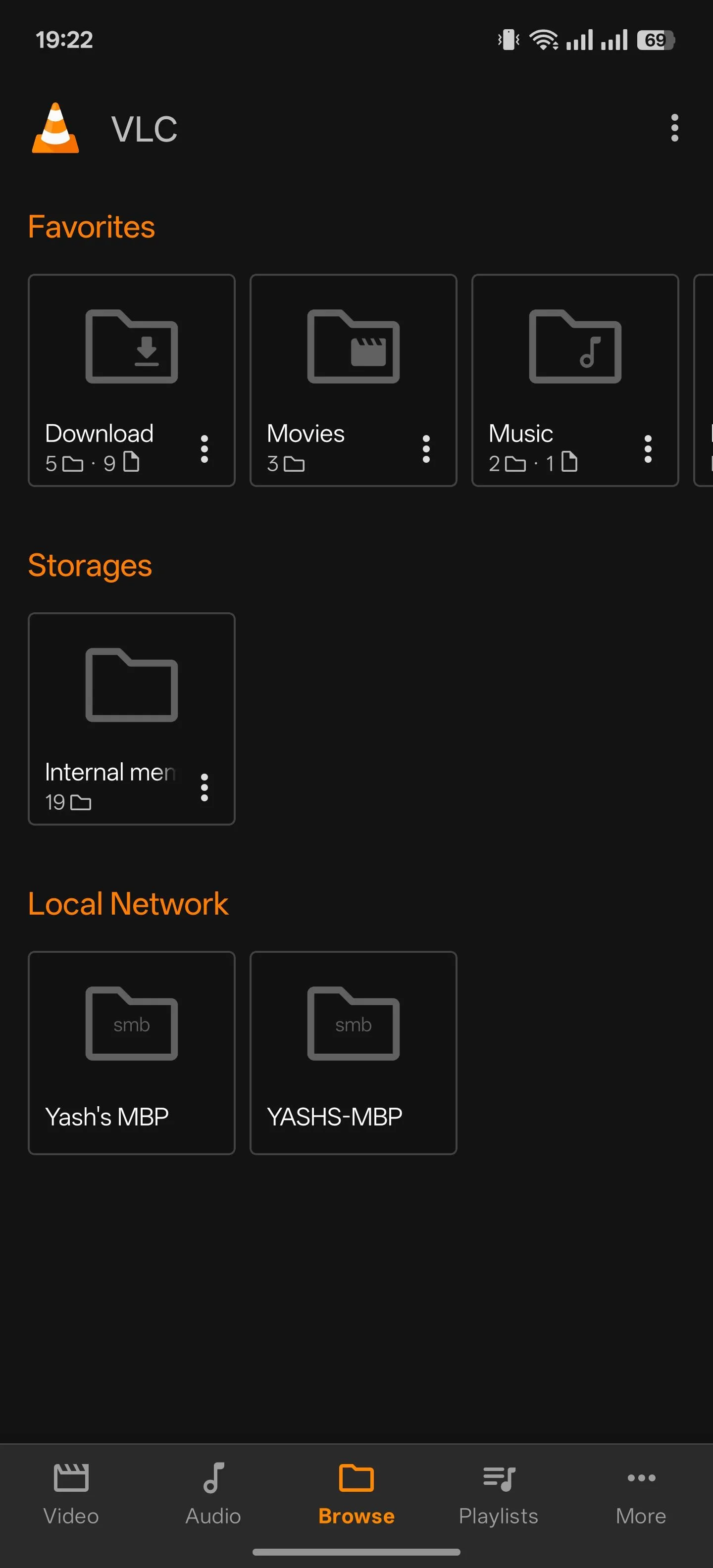 Giao diện duyệt tệp của ứng dụng VLC for Android, hiển thị các thư mục và tệp video.