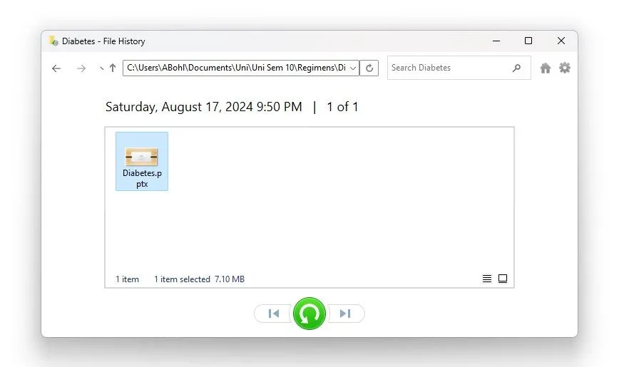Giao diện Lịch Sử Tệp (File History) khi khôi phục một tệp PowerPoint đã lưu.