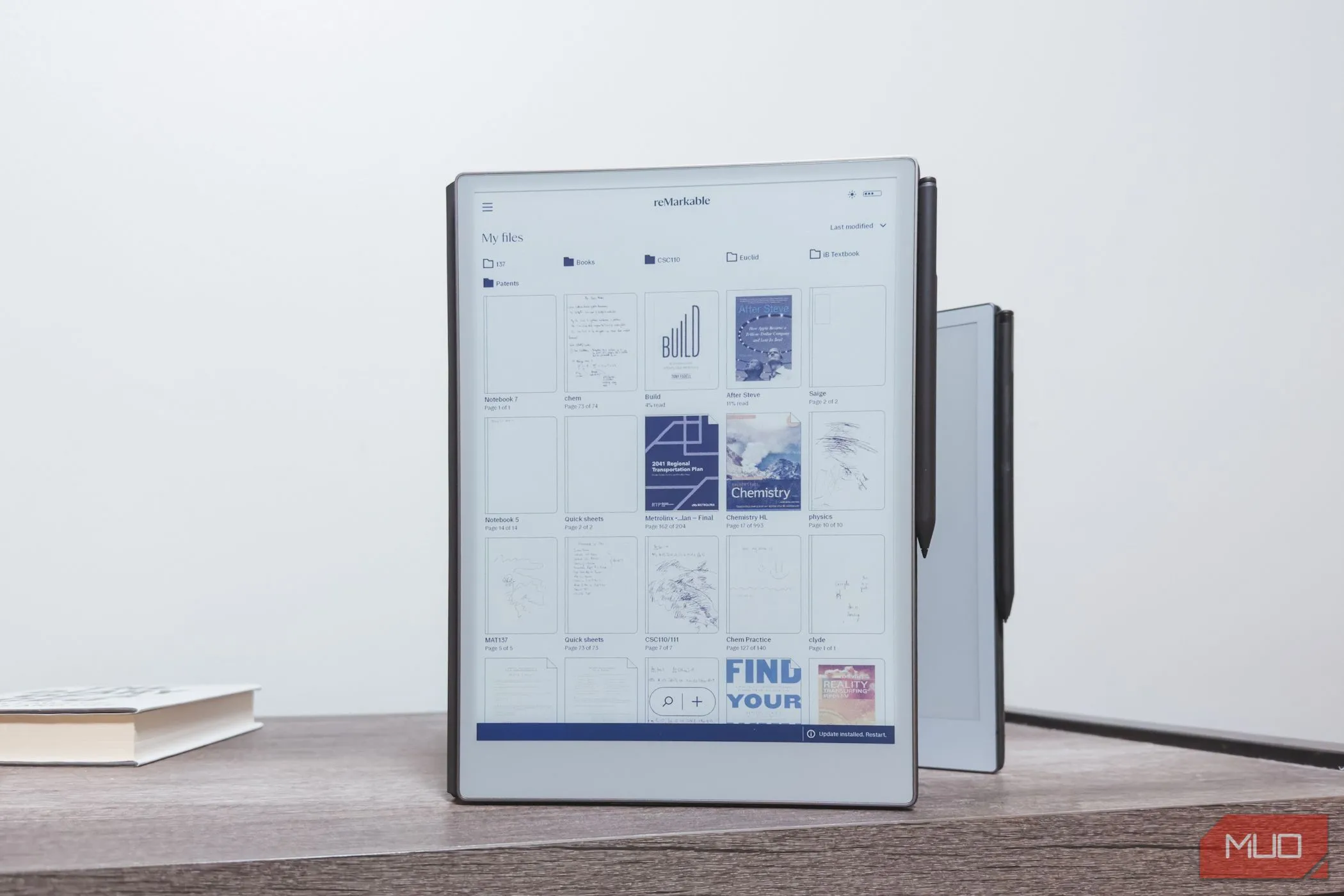 Giao diện người dùng (trang chủ) của hệ điều hành trên reMarkable Paper Pro, minh họa sự đơn giản và tập trung vào ghi chú.