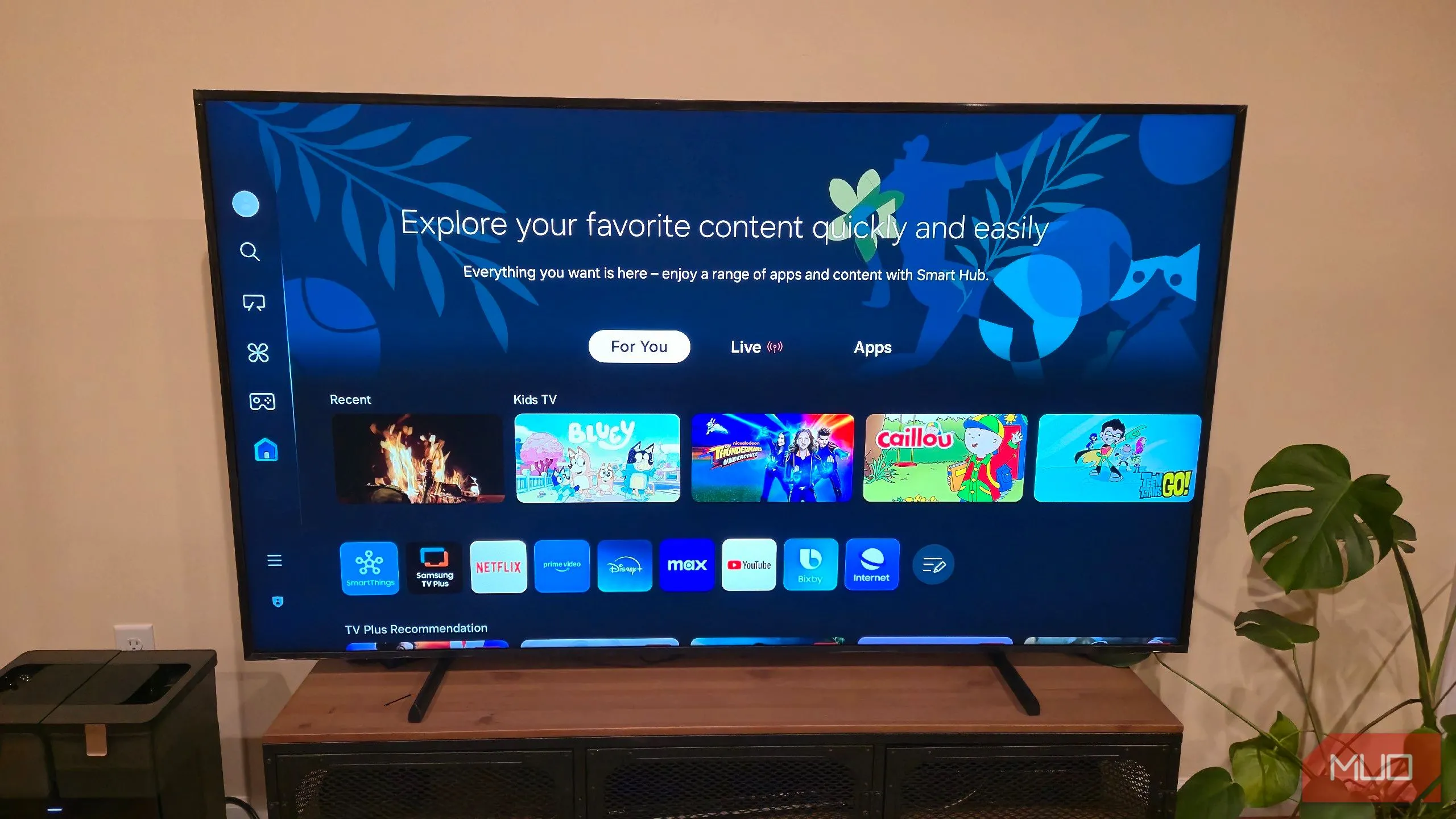 Giao diện One UI trên Samsung Frame TV, thể hiện sự đồng bộ với các thiết bị Galaxy.