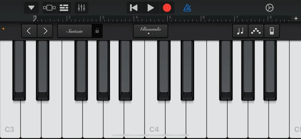 Giao diện piano ảo trong ứng dụng GarageBand, biến iPhone thành nhạc cụ điện tử cho người dùng.