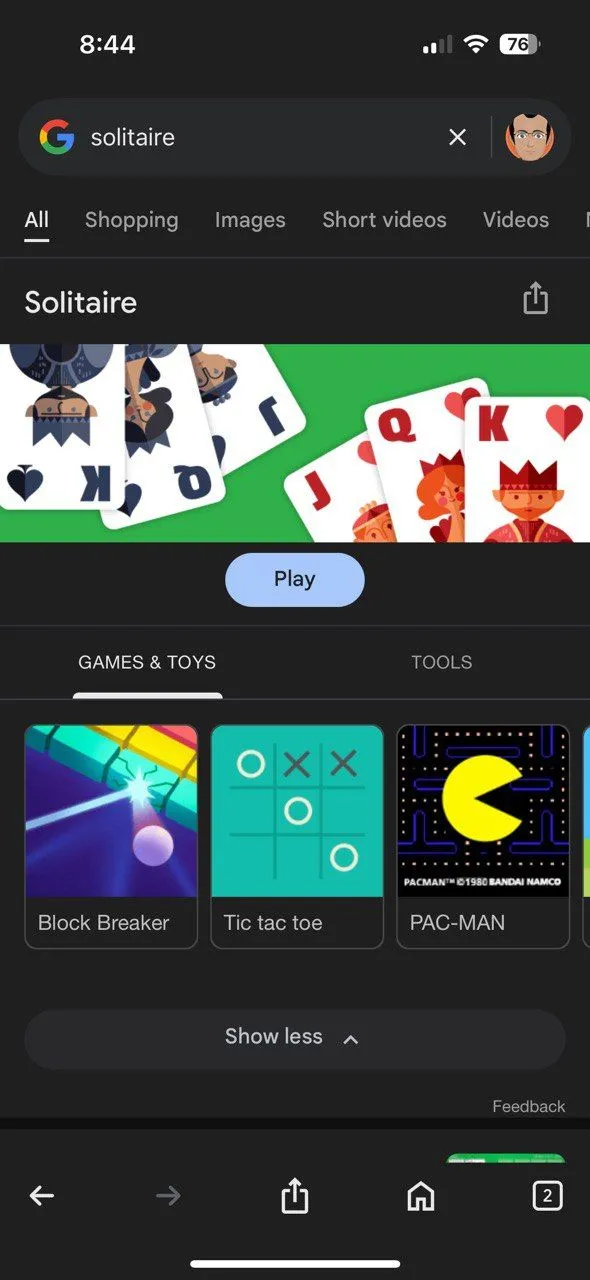 Giao diện trò chơi tích hợp trong ứng dụng Google, hiển thị các lựa chọn như cờ ca-rô, solitaire và công cụ 'Âm thanh động vật' để giải trí nhanh chóng.