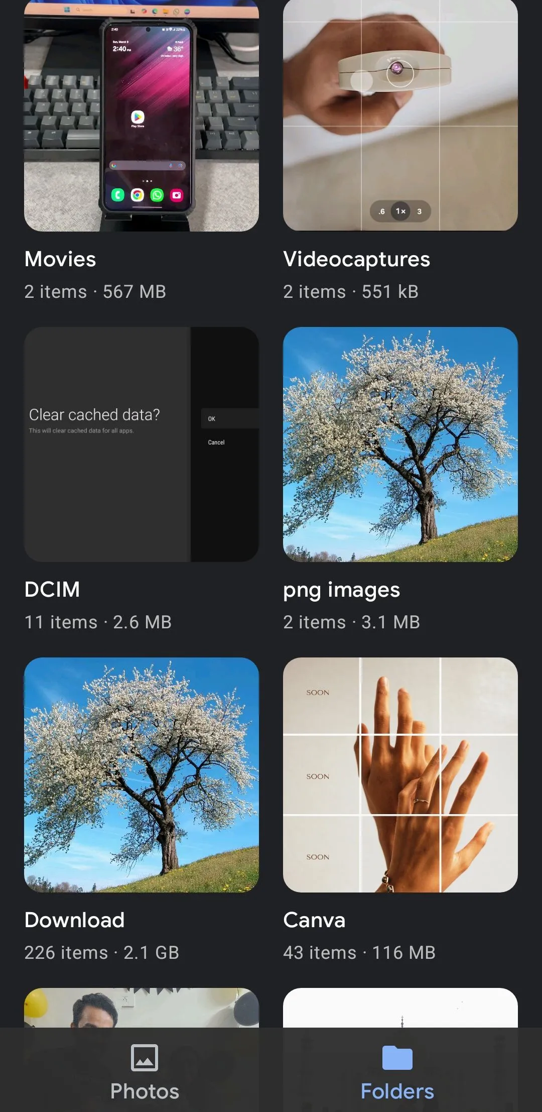 Giao diện ứng dụng Google Gallery Go trên điện thoại Android, hiển thị các thư mục ảnh