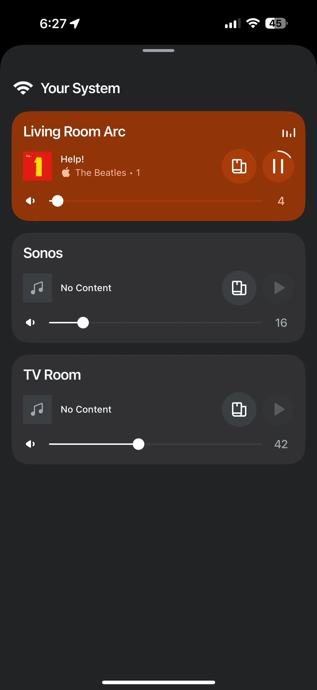 Giao diện ứng dụng Sonos hiển thị các thiết bị đã kết nối trong hệ thống âm thanh.
