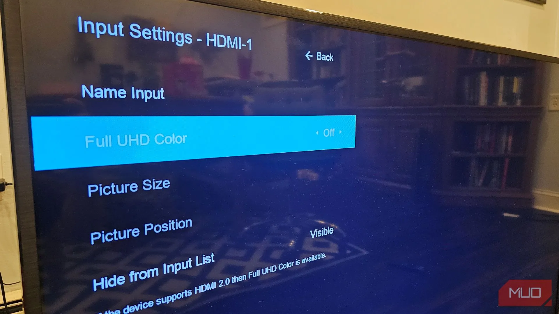 Hướng dẫn bật tính năng Full UHD Color HDR trong cài đặt đầu vào của Smart TV Vizio.