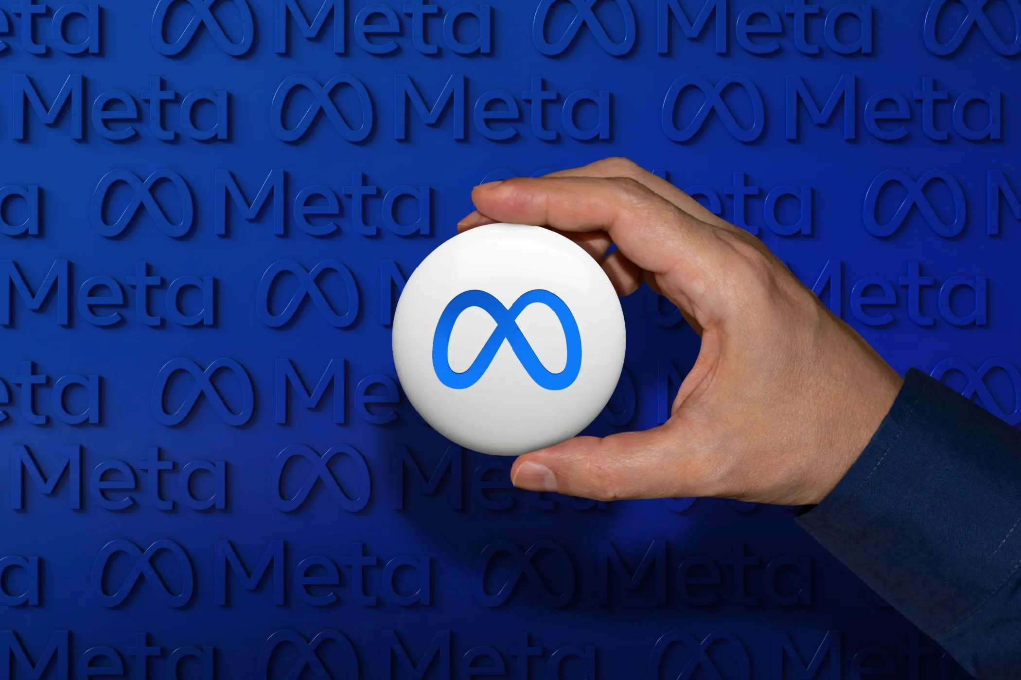Logo Meta trên nút với nền nổi bật