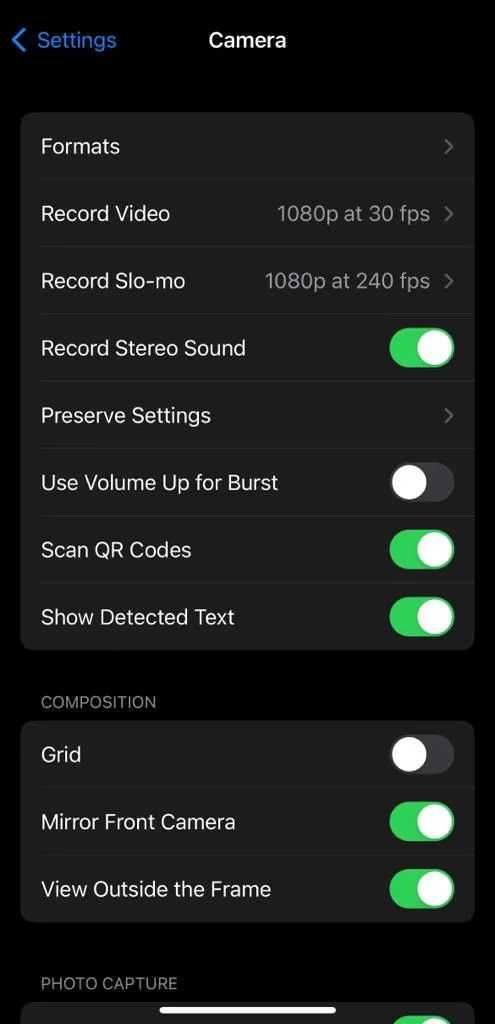 Màn hình cài đặt Định dạng (Formats) trong ứng dụng Camera của iPhone, nơi có thể bật Apple ProRAW