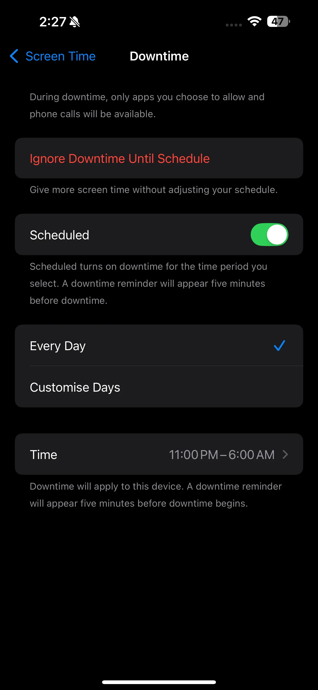 Màn hình cài đặt &quot;Thời gian nghỉ&quot; (Downtime) trên iPhone, cho phép bật ngay hoặc lên lịch tự động cho tính năng.