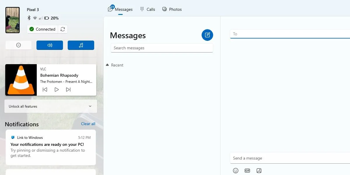 Màn hình máy tính Windows hiển thị ứng dụng Phone Link của Microsoft với tin nhắn và trình phát nhạc VLC