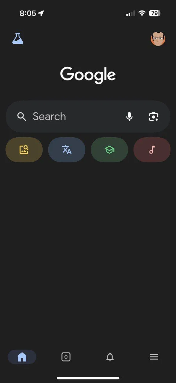 Màn hình tính năng 'Tìm kiếm bài hát' trong ứng dụng Google trên iPhone, cho phép người dùng ngân nga hoặc phát nhạc để nhận diện tên bài hát.