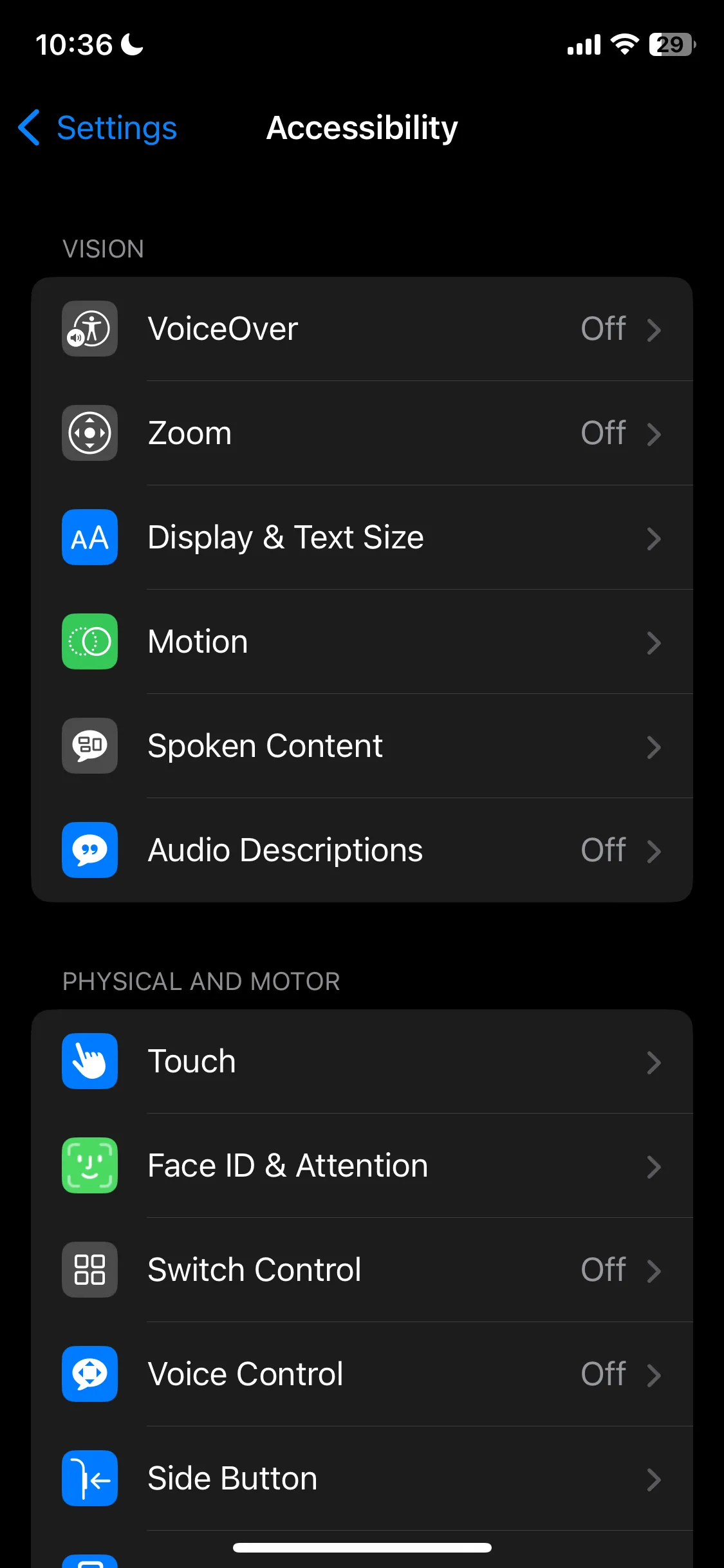 Màn hình Trợ năng (Accessibility) trong Cài đặt iPhone, dẫn tới các tùy chọn hiển thị và cỡ chữ