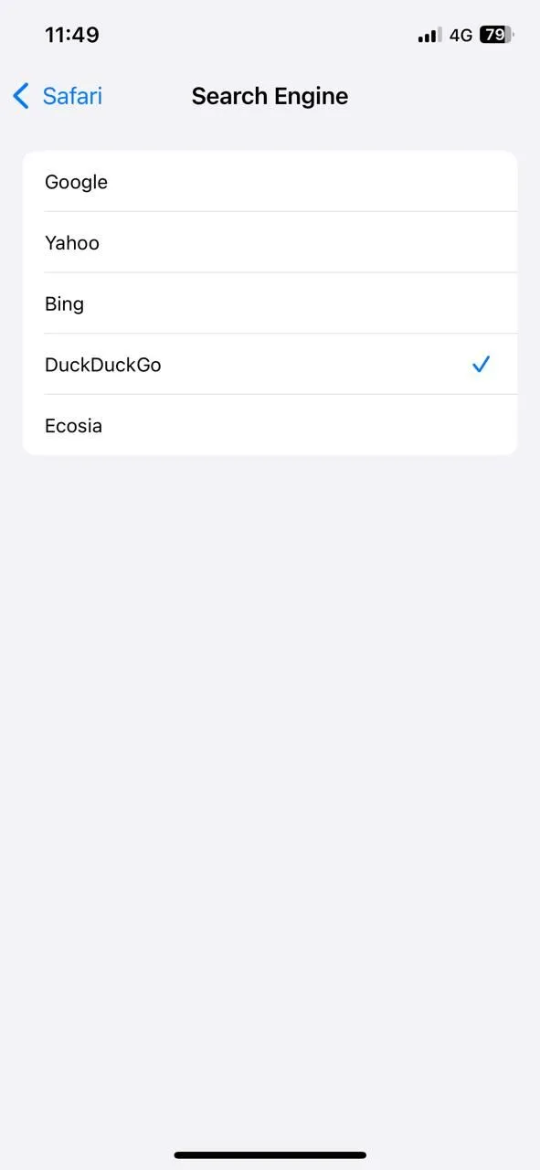 Menu cài đặt công cụ tìm kiếm mặc định trong Safari trên iPhone