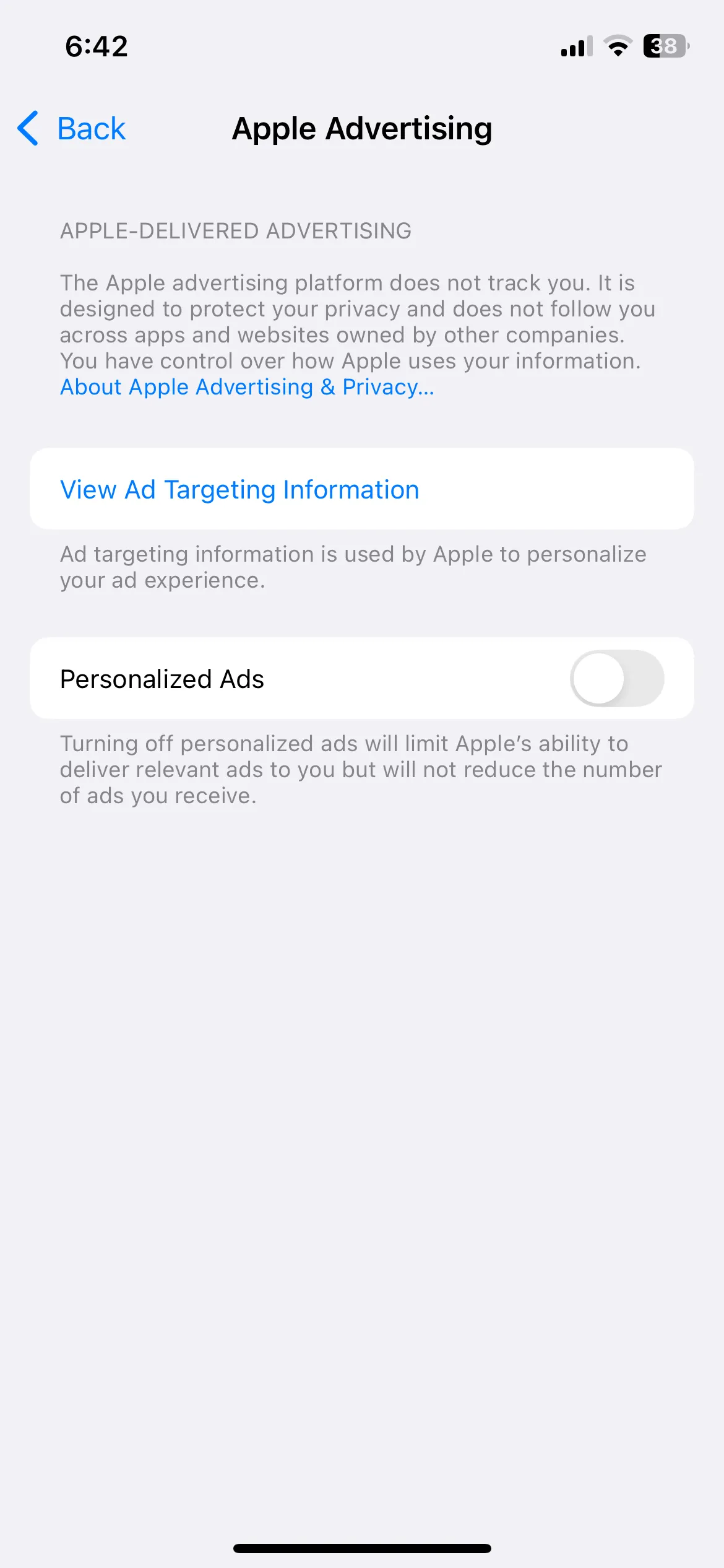 Menu cài đặt quyền riêng tư và bảo mật trên iPhone, hiển thị tùy chọn tắt phân tích và quảng cáo được cá nhân hóa.