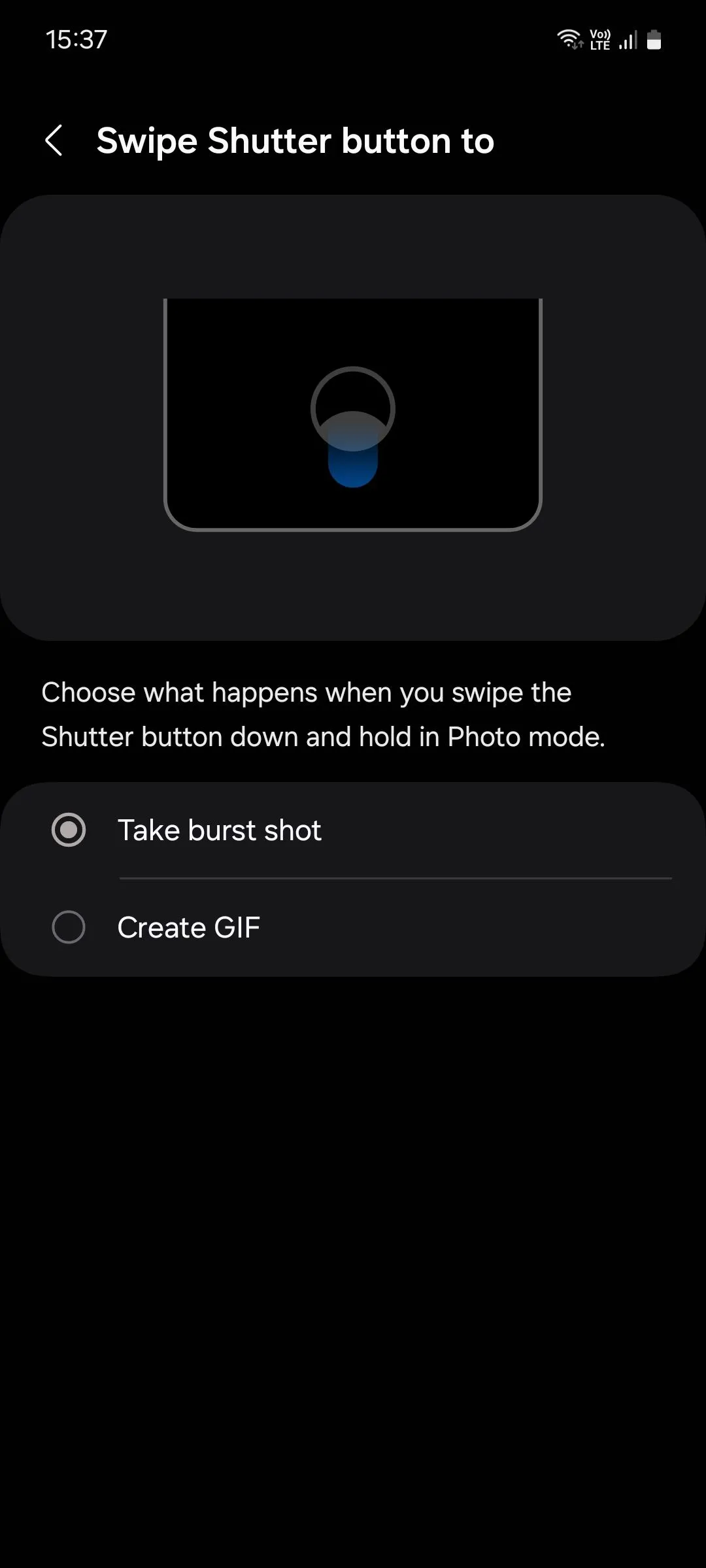 Menu cài đặt 'Vuốt nút Chụp để' trong ứng dụng camera Samsung, chọn 'Chụp liên tục' để kích hoạt chế độ Burst