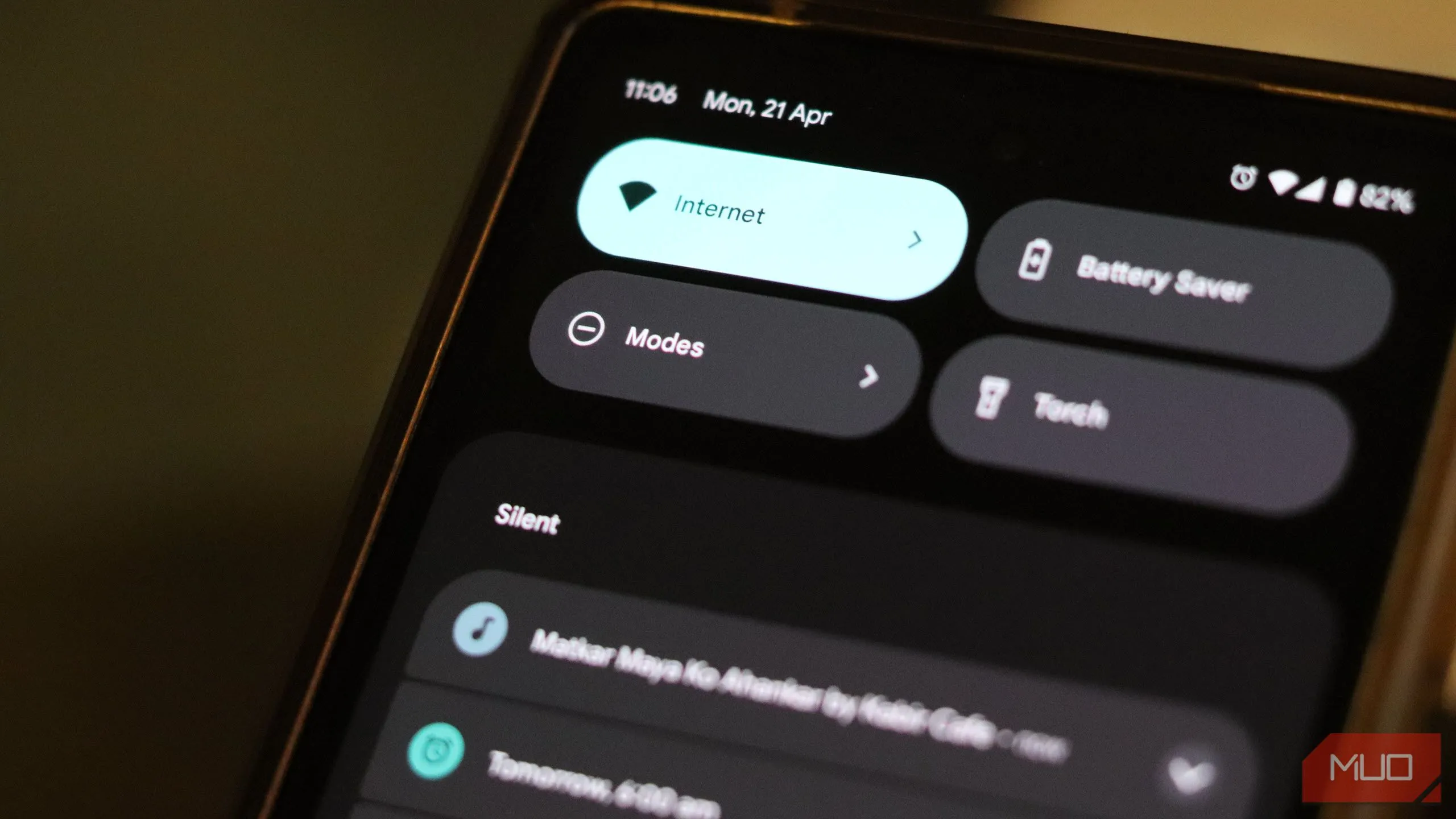 Menu truy cập nhanh Chế độ (Modes) hiển thị các tùy chọn quản lý thông báo trên Google Pixel