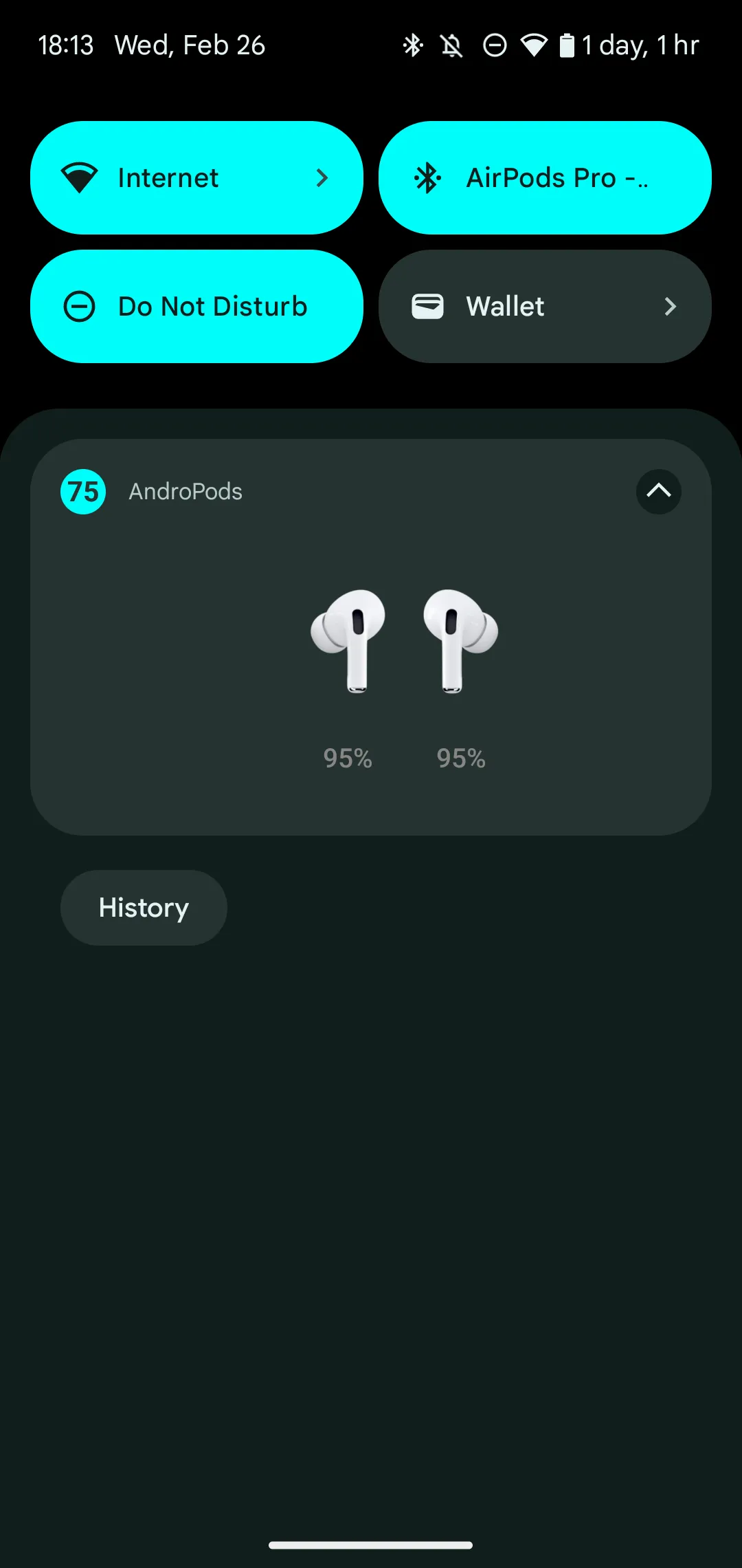 Mức pin AirPods được hiển thị trong thông báo của ứng dụng AndroPods trên Android
