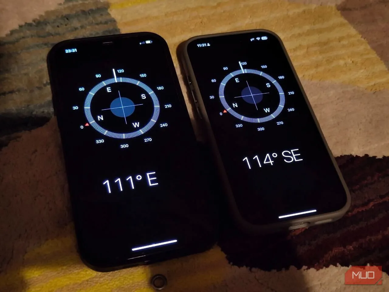 So sánh các chỉ số la bàn từ hai điện thoại iPhone