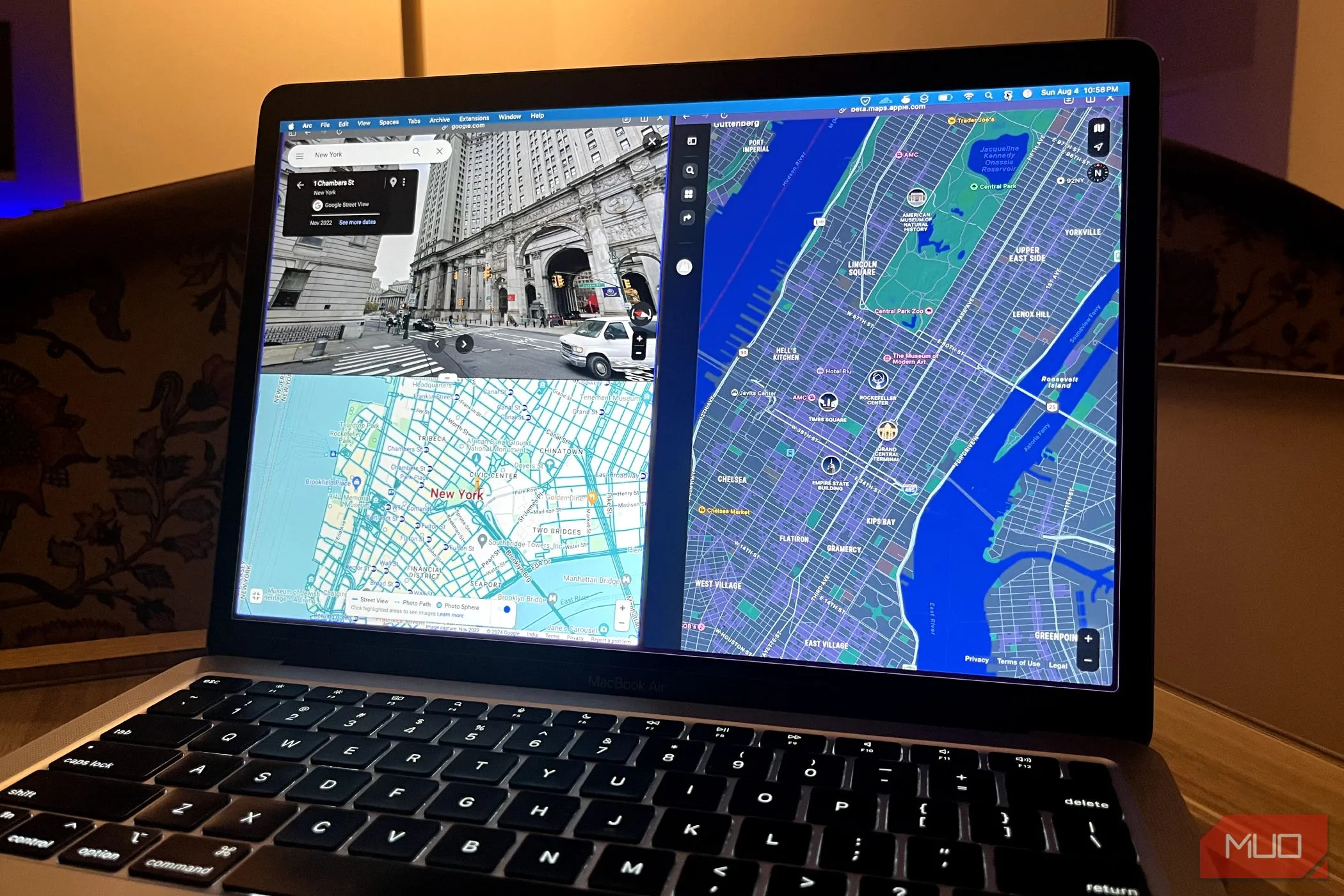So sánh trực quan giao diện của Google Maps và Apple Maps khi mở trên trình duyệt của MacBook Air, minh họa sự khác biệt trong thiết kế và bố cục hai ứng dụng bản đồ phổ biến.