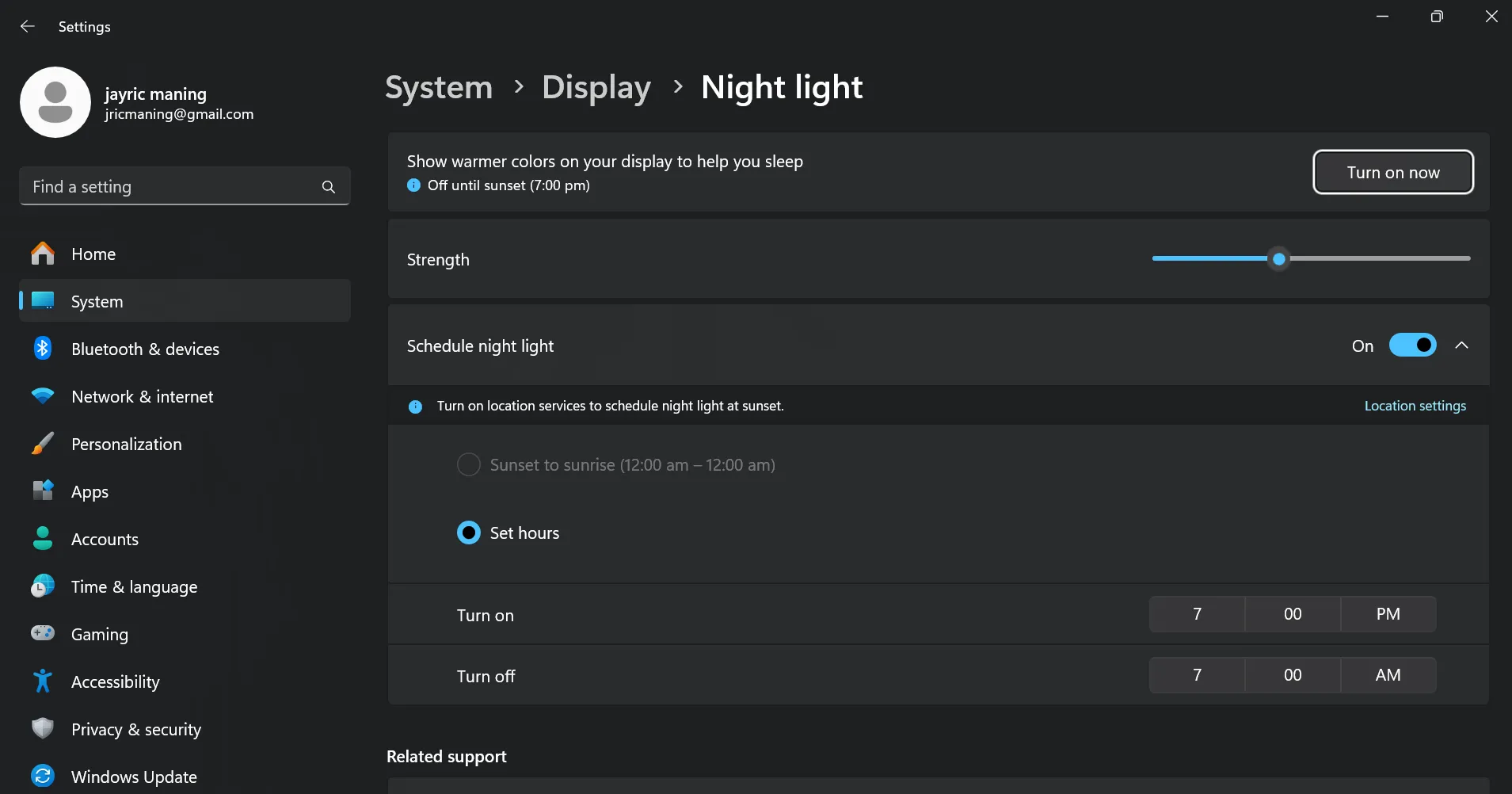 Thiết lập lịch trình tự động bật chế độ Night Light trong cài đặt hiển thị của Windows