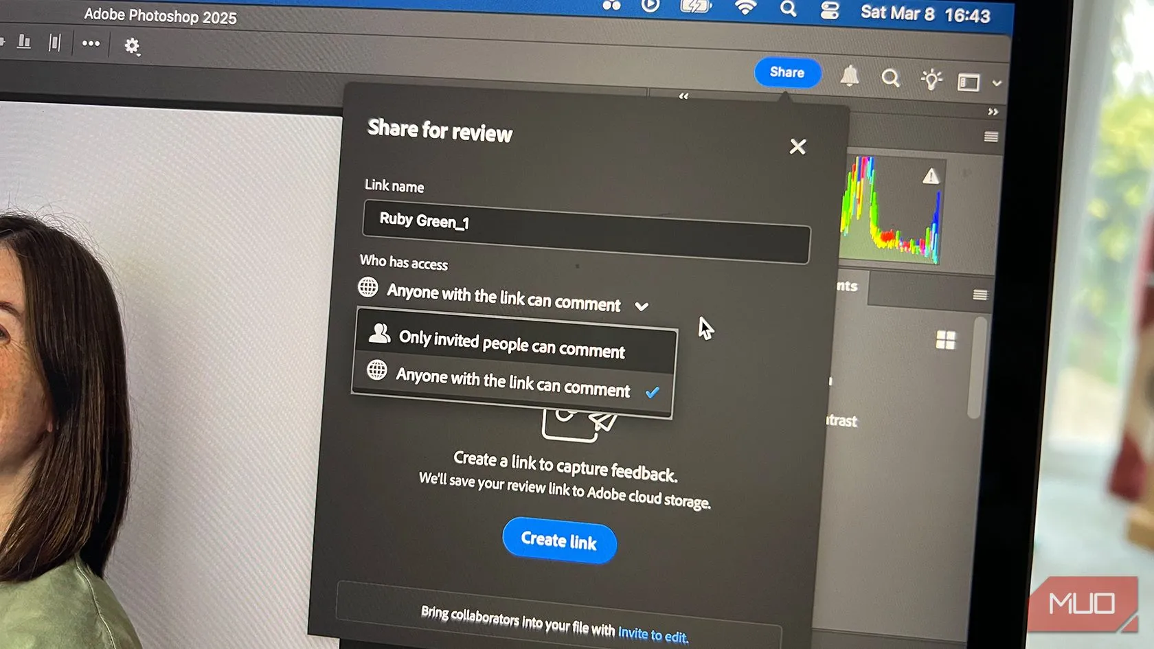 Tính năng Share for Review của Adobe Photoshop, cho phép người dùng chia sẻ dự án để nhận phản hồi và cộng tác một cách dễ dàng.