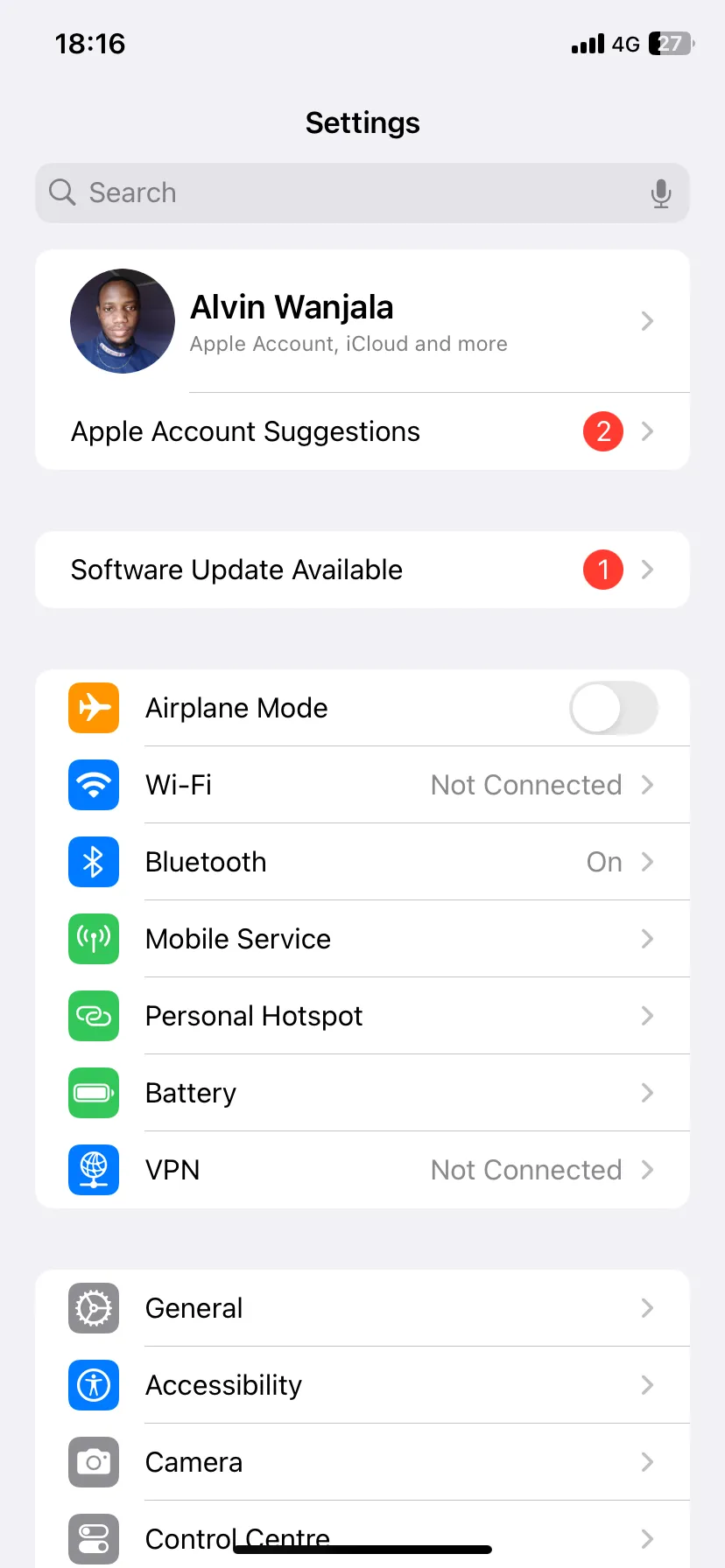 Trang cài đặt hiển thị các tùy chọn dữ liệu di động trên iPhone.