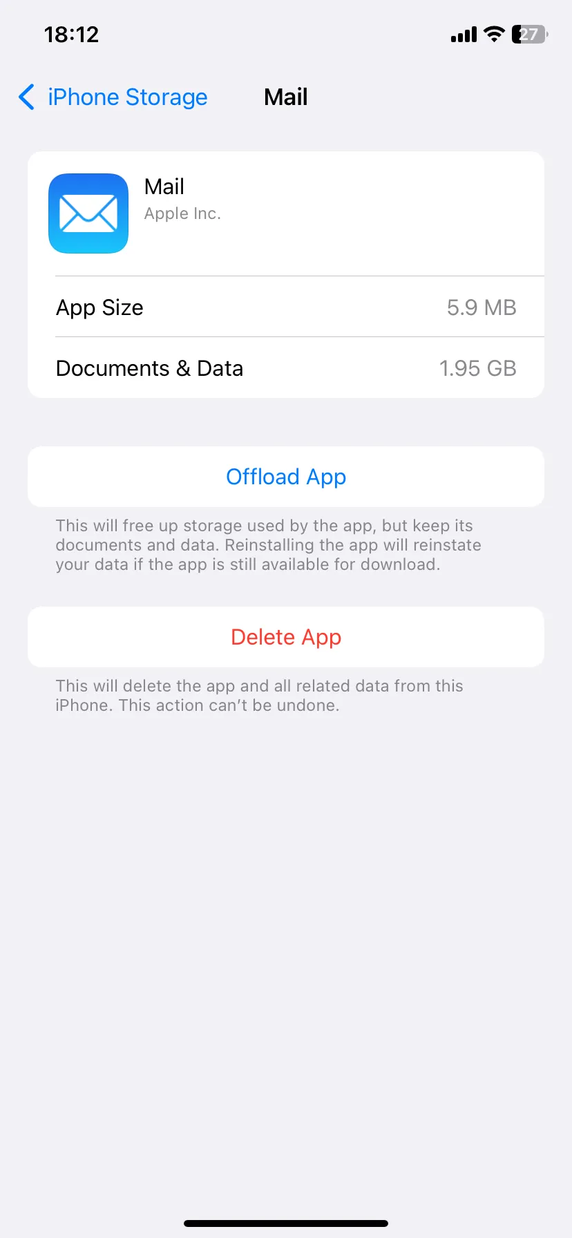 Trang quản lý dung lượng ứng dụng Mail trên iPhone, có nút 'Xóa Ứng dụng'.