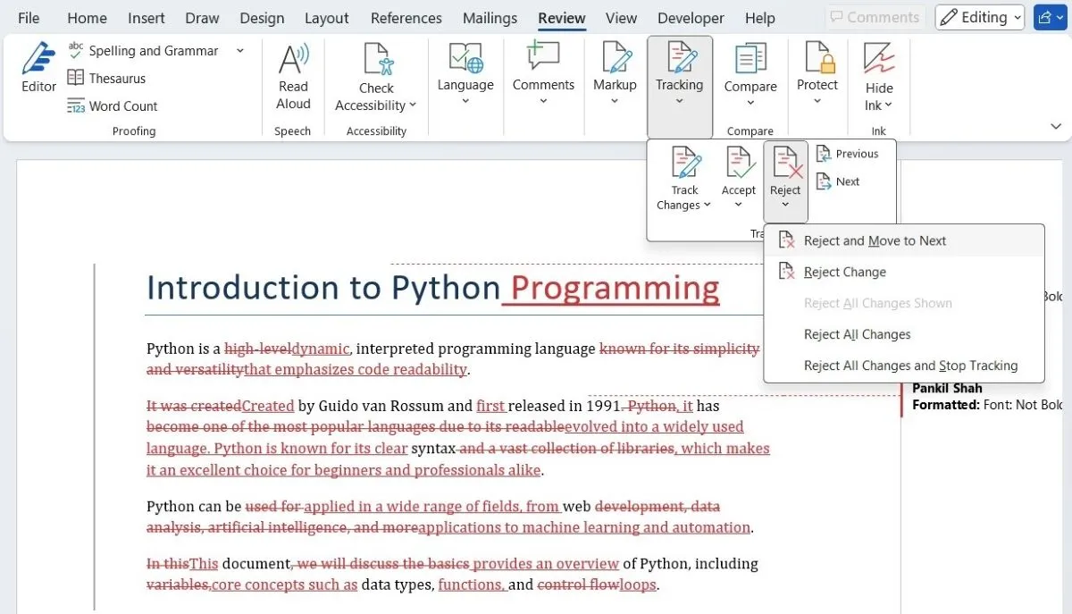 Tùy chọn &quot;Chấp nhận&quot; hoặc &quot;Từ chối&quot; thay đổi trong tab &quot;Xem lại&quot; (Review) của Microsoft Word, cho phép người dùng quản lý và hợp nhất các bản sửa đổi.