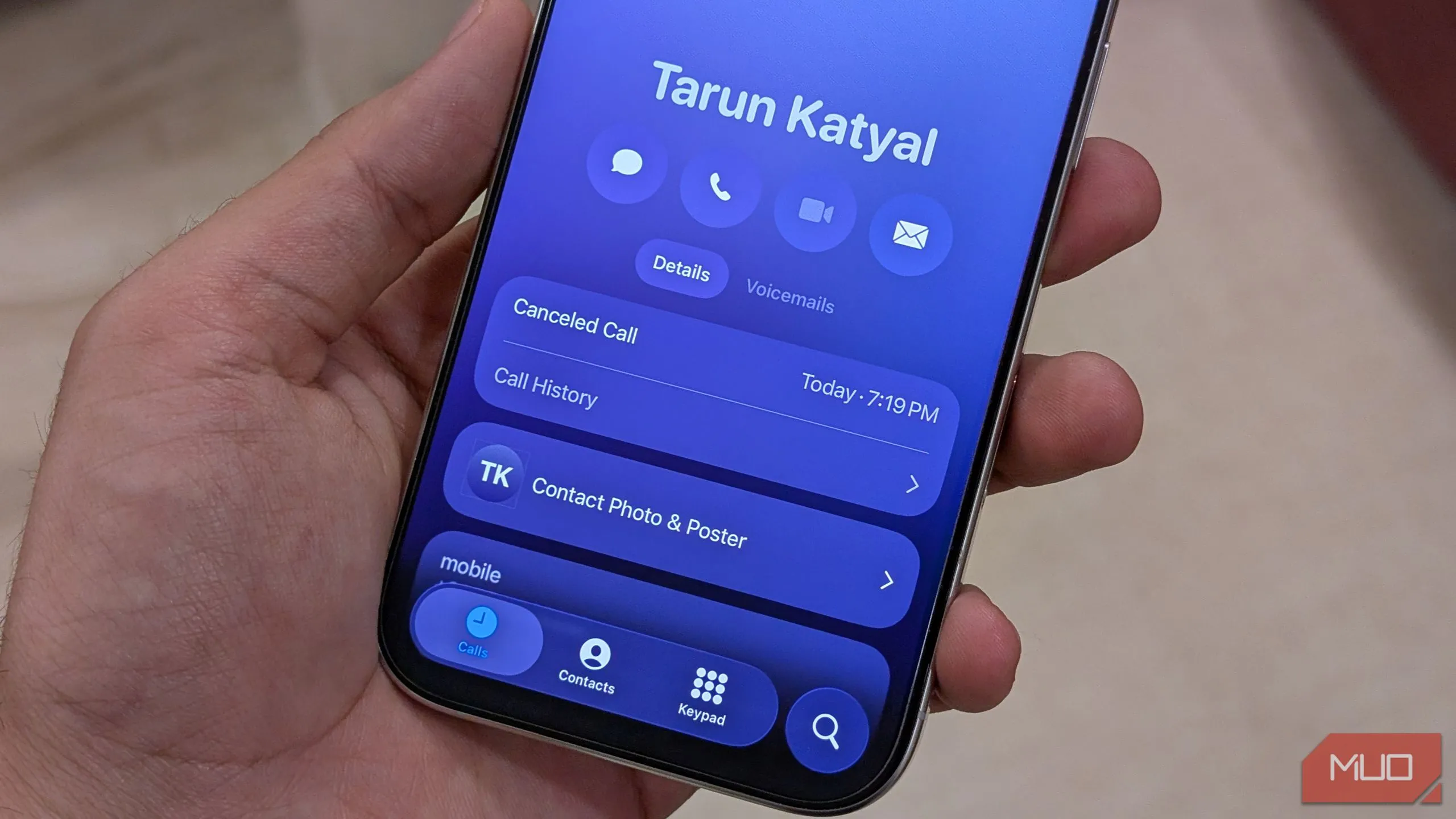 Tùy chọn &quot;Lịch sử Cuộc gọi&quot; trong giao diện liên hệ trên iPhone chạy iOS 26, cho phép xem chi tiết cuộc gọi
