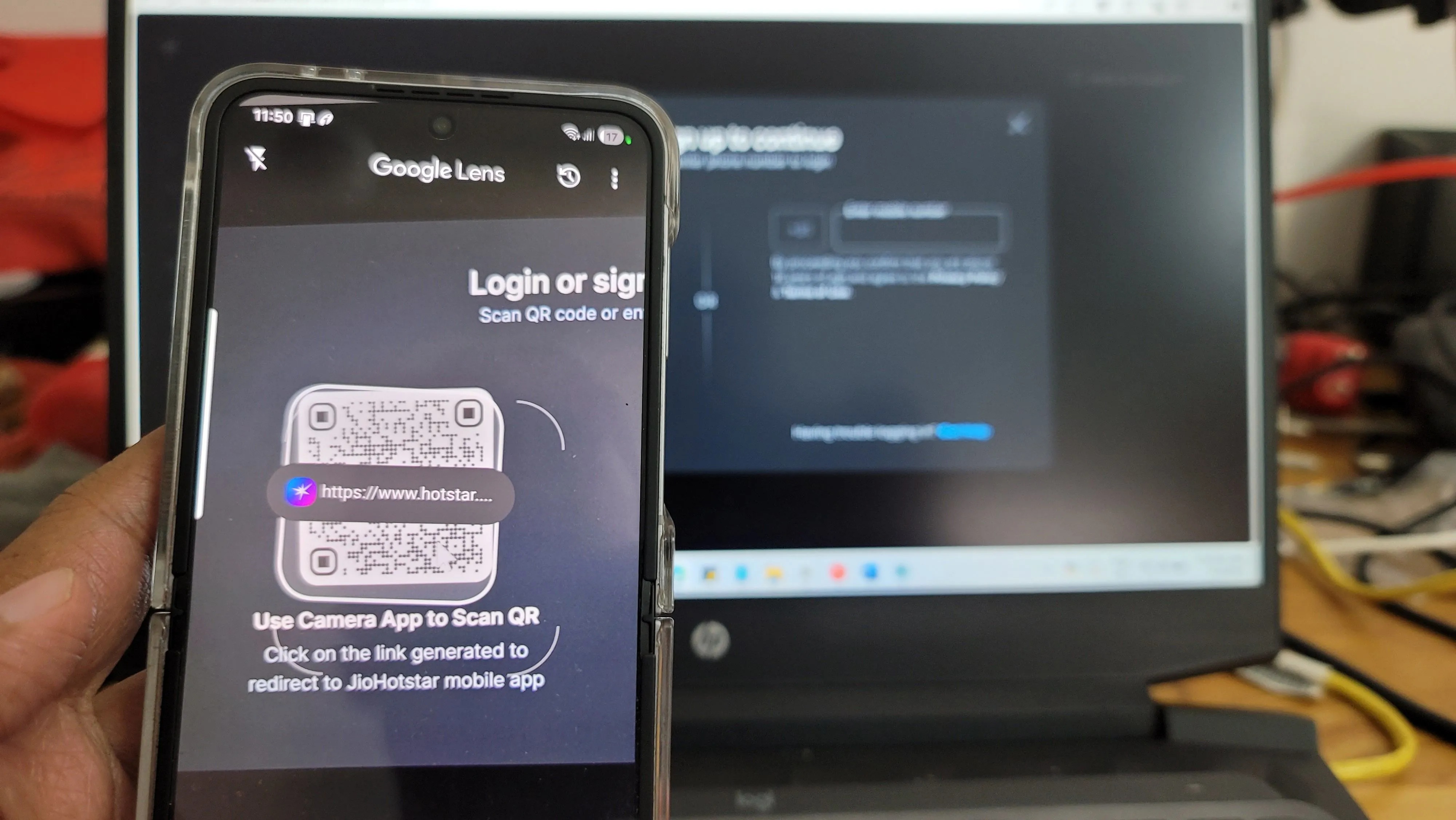 Ứng dụng Google Lens quét mã QR hiển thị liên kết truy cập nội dung