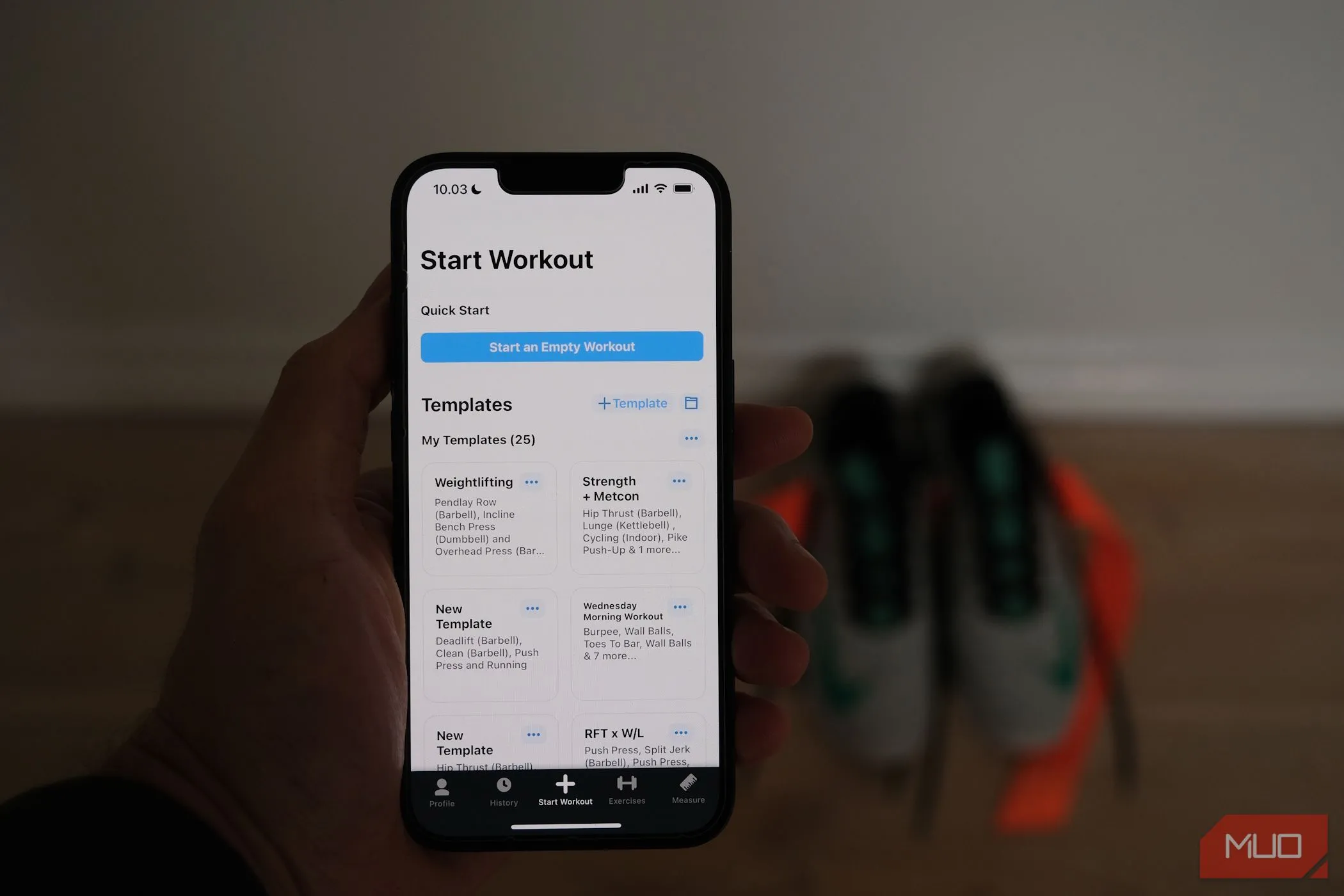 Ứng dụng theo dõi tập luyện trên iPhone với đôi giày chạy bộ